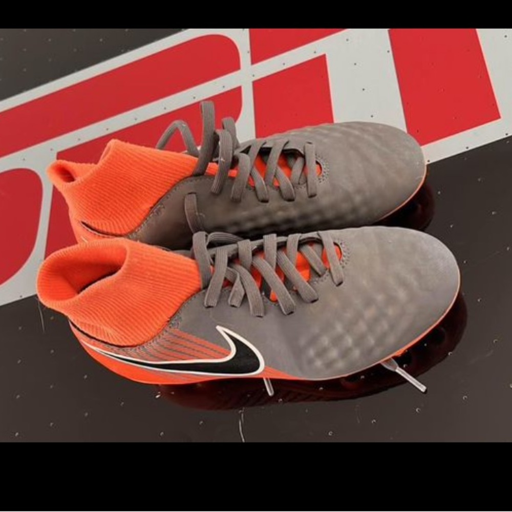 Nike Obra / Magista X Indoor Soccer Shoes Cleats - Size 1.5Y - Boys Kids Youth